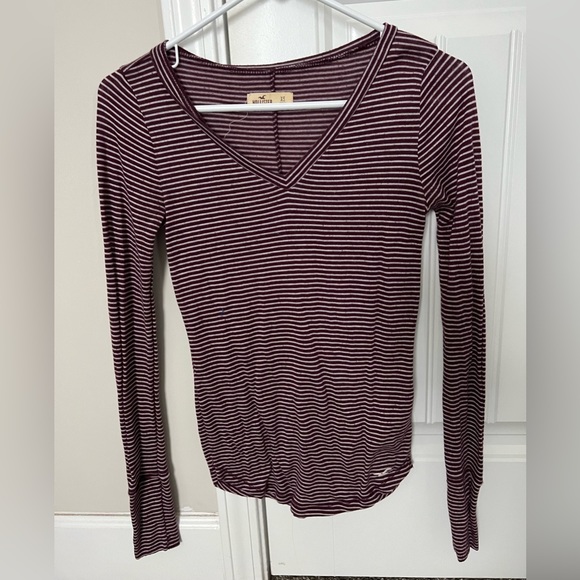 Hollister XS maroon and white striped v-neck long sleeve top - Picture 4 of 4